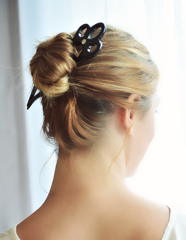 Black flower buffalo horn hair fork